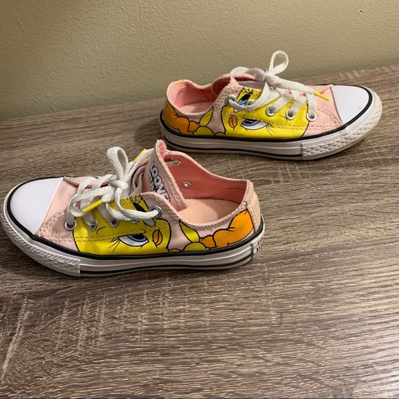 Girls Tweety Converse Shoes - Picture 2 of 10